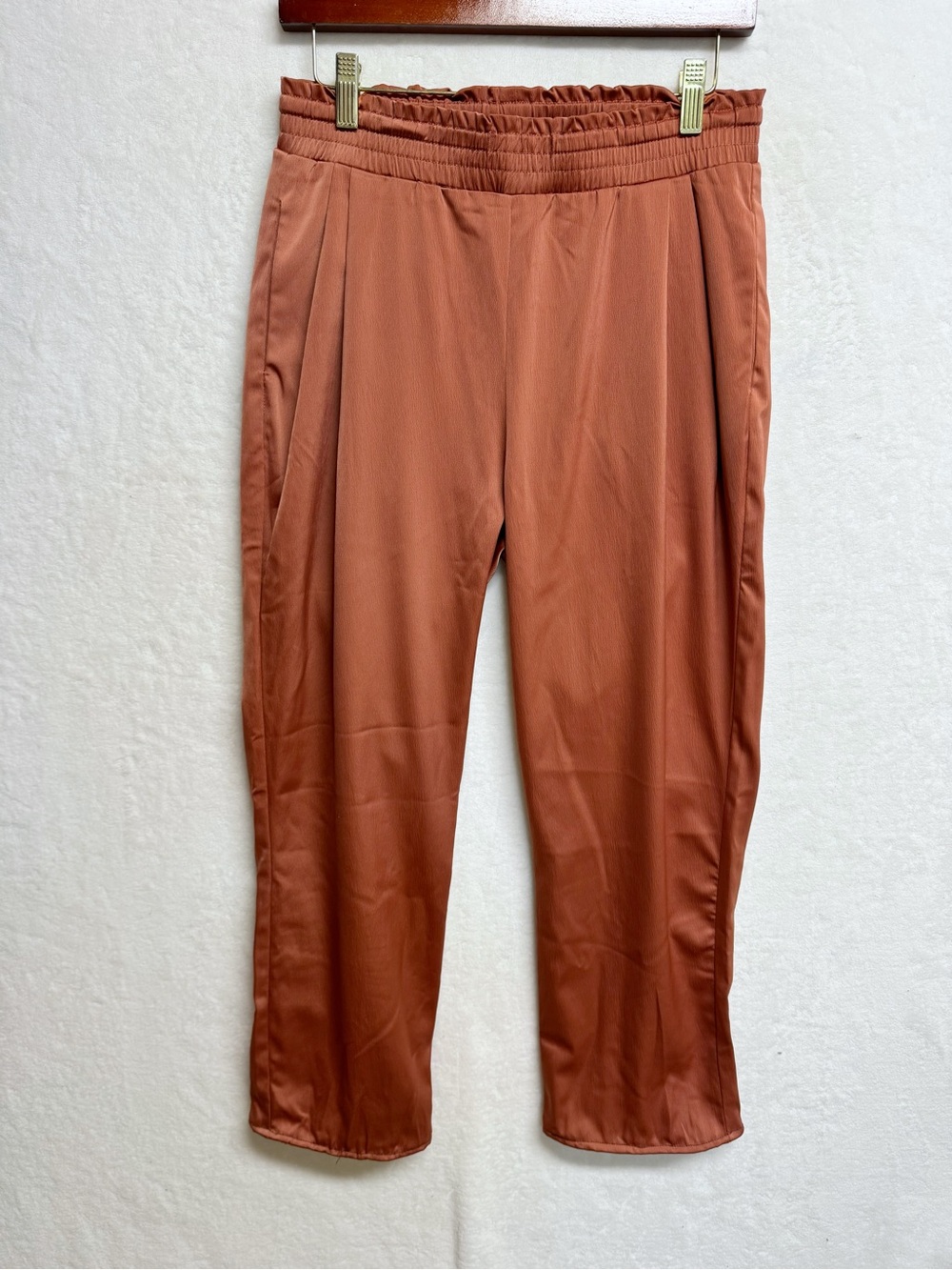 Entro Pants Medium Shiny Slick Straight Leg Womens Tan Pull On Elastic Waist